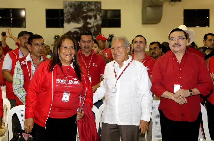 Cerén, Nidia y Medardo González