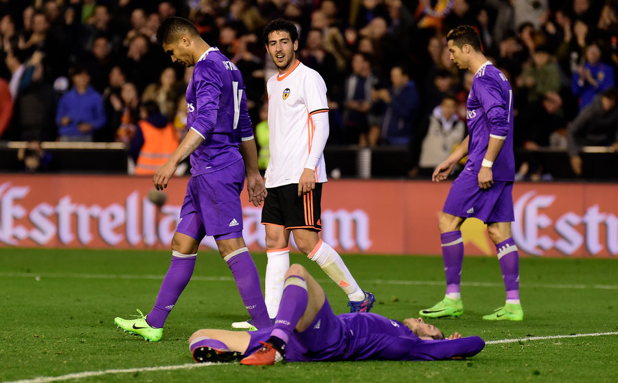 Real Madrid perdió 2-1 ante Valencia