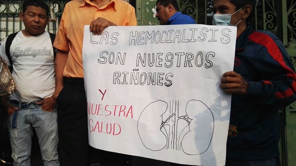 Protesta de pacientes renales en el hospital Rosales