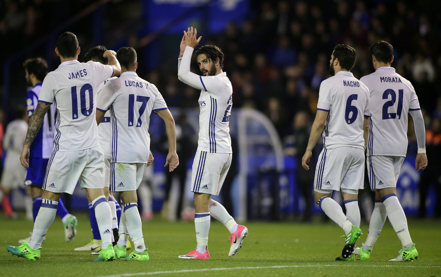 Isco celebra uno de los goles en el triunfo del Real Madrid sobre el Depor