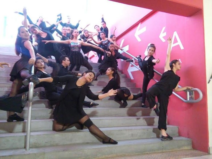 Presentación de la Escuela Nacional de Danza en estaciones del Sitramss