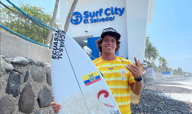 Joshua Israel Barona Matute surfista ecuatoriano fallecido en El Zonte