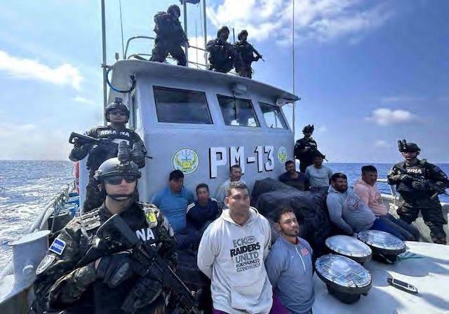 Marina Nacional 1.48 toneladas de cocaína, 37 millones, nueve detenidos