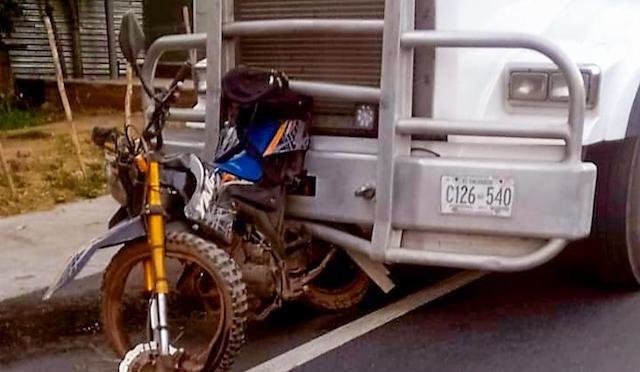 Dos fallecidos en motocicleta arrollados por un camión cisterna 15-04-2024