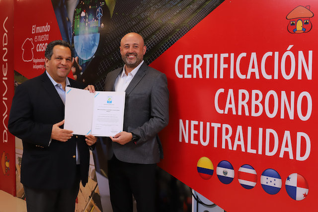 Certificación de Carbono Neutro Davivienda Colombia y Filiales de Centroamérica en Centro Financiero Davivienda, en San Salvador, El Salvador, el 9 de Abril de 2024.
Foto Banco Davivienda/ Salvador Meléndez