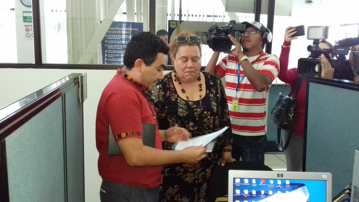 Miembros de ASGOJU al momento de presentar el aviso. Foto: Cortesía Miembros de ASGOJU al momento de presentar el aviso. Foto: Cortesía