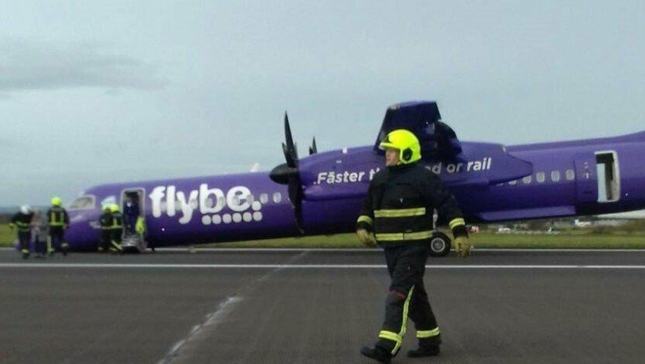 Así quedó el avión tras las fallas presentadas en el aeropuerto de Irlanda del Norte. Así quedó el avión tras las fallas presentadas en el aeropuerto de Irlanda del Norte.