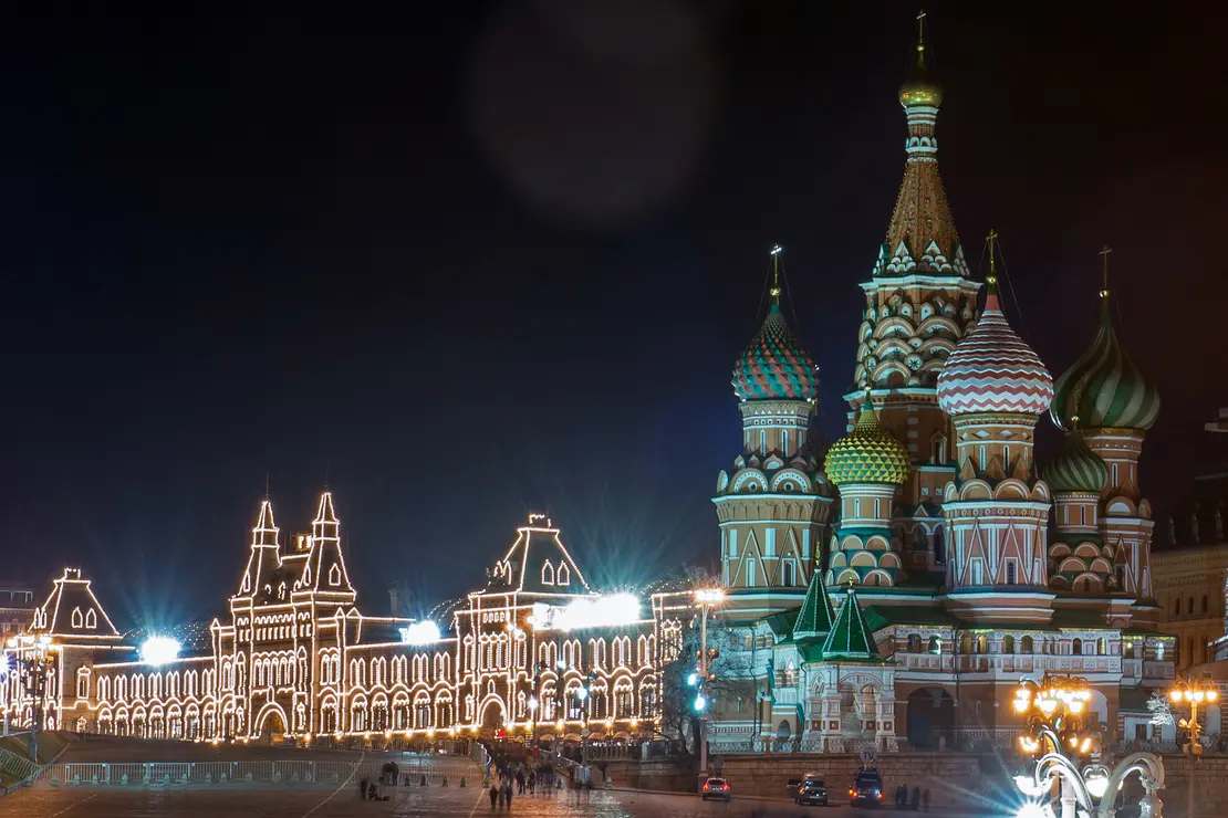 As&iacute; luci&oacute; la catedral de San Basilio, en Mosc&uacute;.