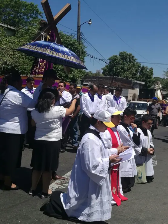 V&iacute;a crucis estaciones