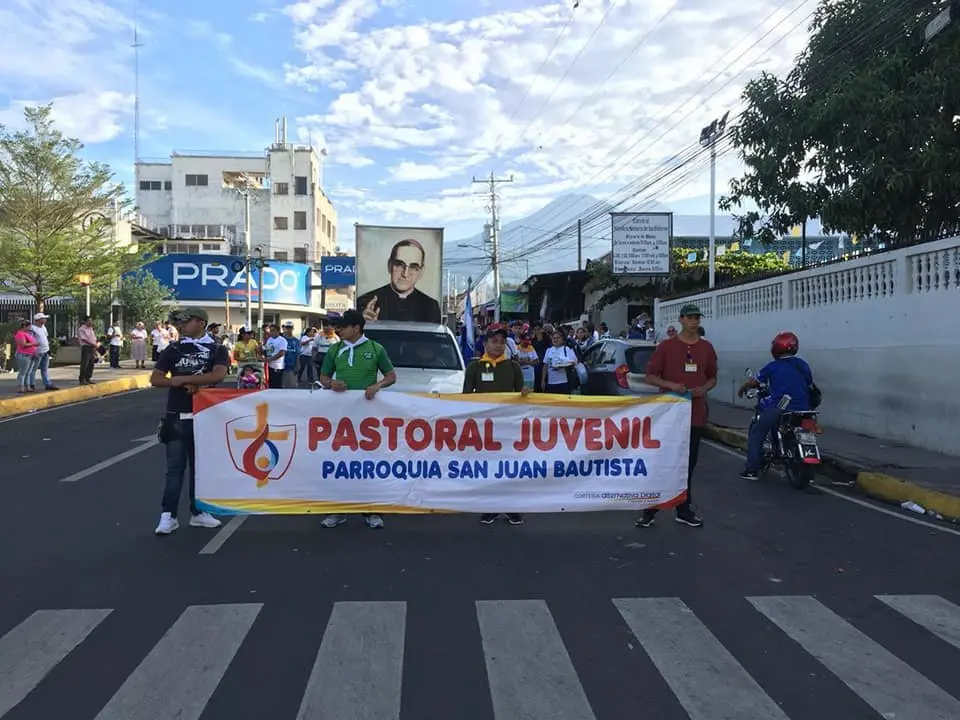 Fieles en Zacatecoluca