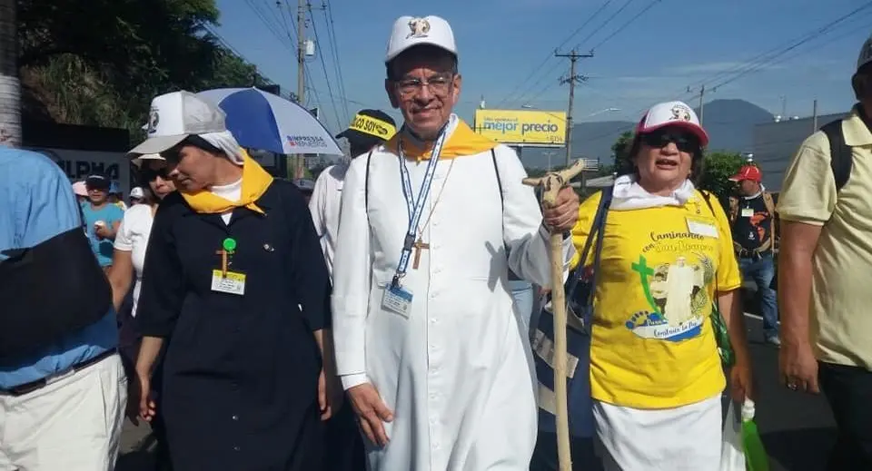 Rosa Chavez en la caminata