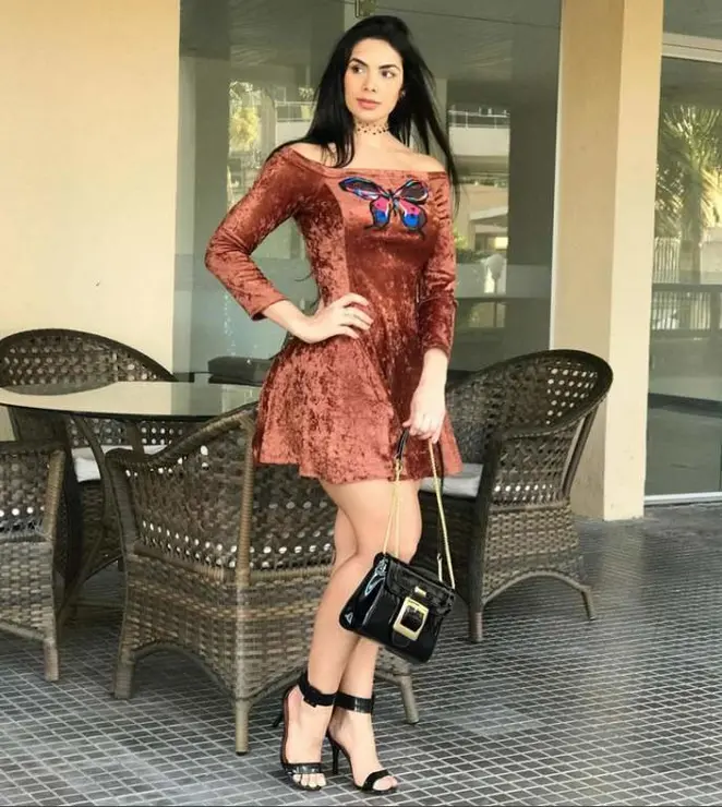 La verdad tras las fotos de “la pastora evangélica más sexy del mundo