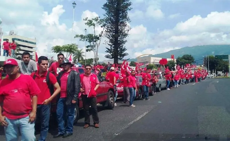 Manifestantes FMLN