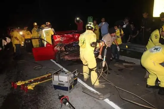 Accidente de tr&aacute;nsito en bulevar Mons. Romero