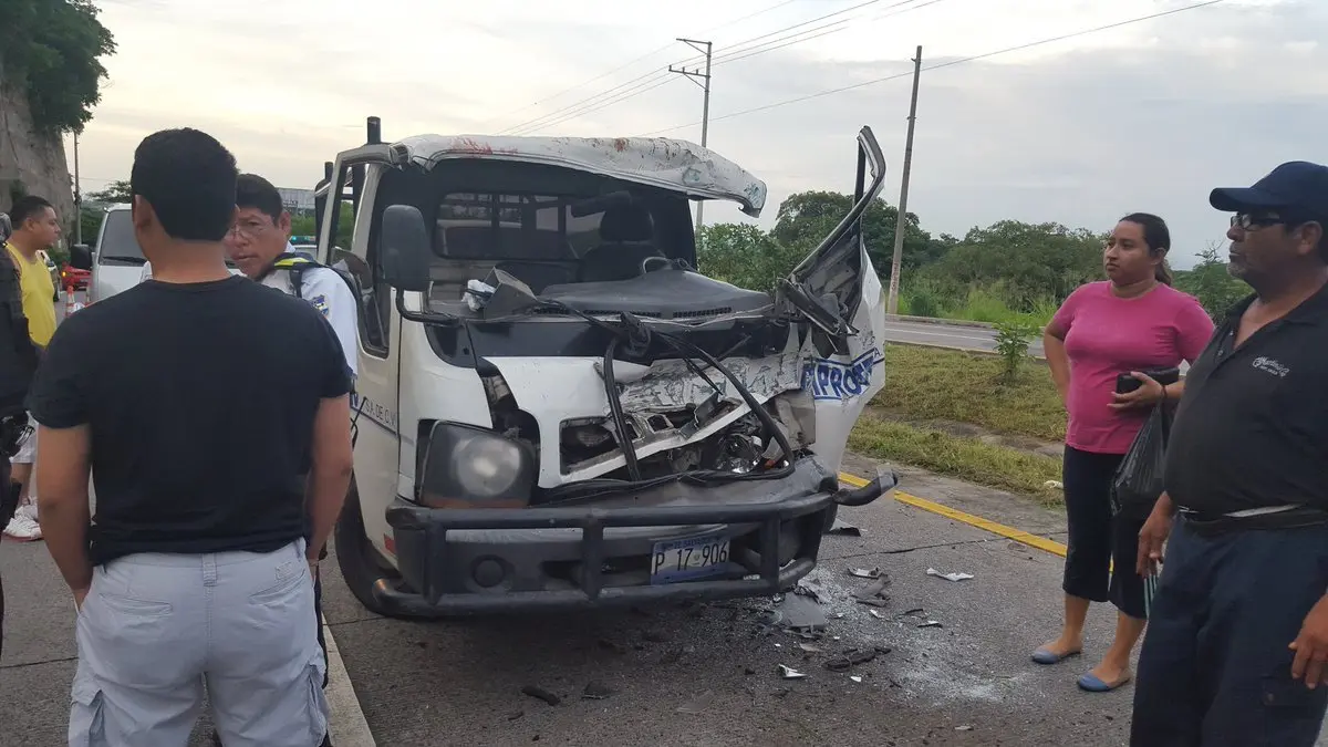 Accidente de tr&aacute;nsitp autopista a Comalapa