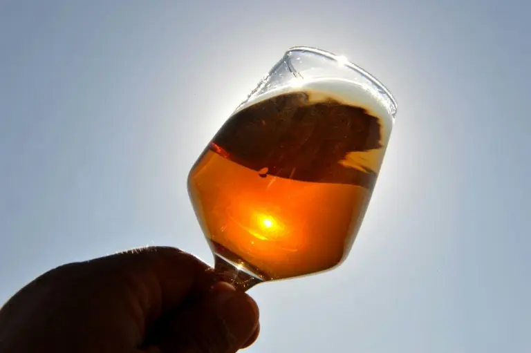 Una copa de alcohol en 2011 en Francia