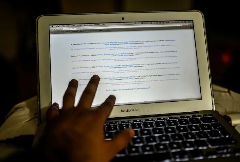 <p>Una pantalla de computadora el 21 de marzo de 2014 en Estambul, Turqu&iacute;a</p>