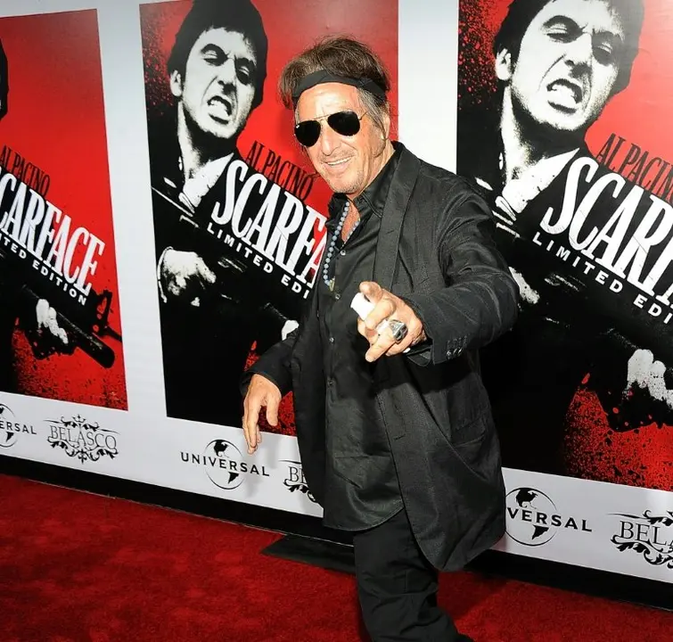 <p>El actor estadounidense Al Pacino llega, el 23 de agosto de 2011, en Los &Aacute;ngeles, al lanzamiento en Blu-ray de "Scarface", pel&iacute;cula de 1983 que protagoniz&oacute; como el g&aacute;ngster cubano Tony Montana</p>