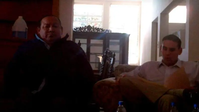 Foto de reuni&oacute;n Ruano y Muyshondt con pandilleros.