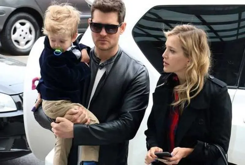 Michael Bubl&eacute; y su hijo
