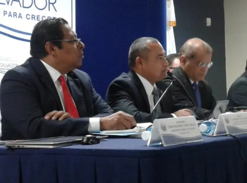 Ram&iacute;rez Landaverde & Ortiz