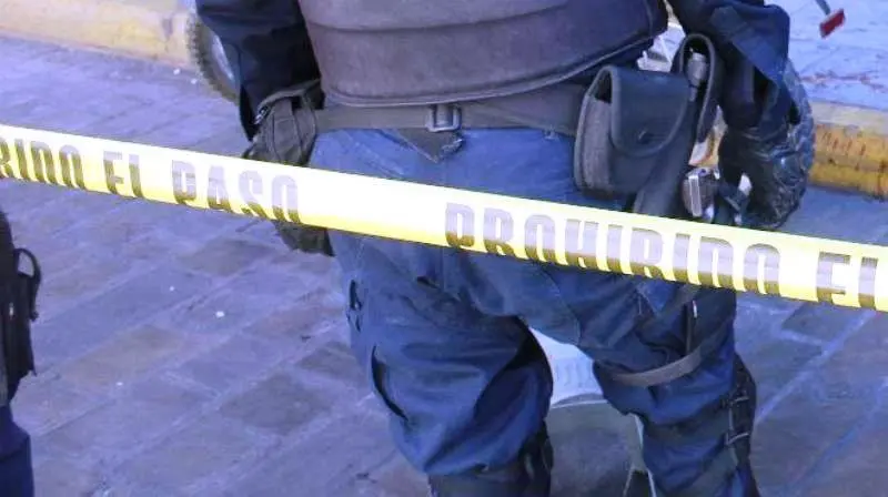 Polic&iacute;as acordonan_1