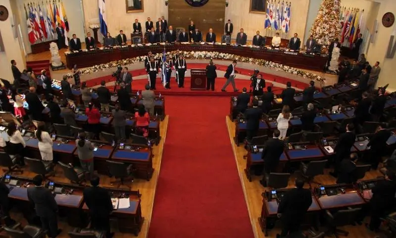 Sesi&oacute;n solemne