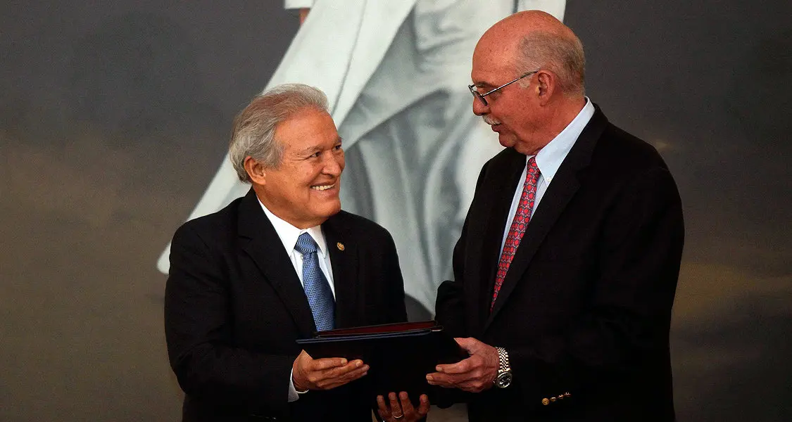 presidente s&aacute;nchez cer&eacute;n y cristiani