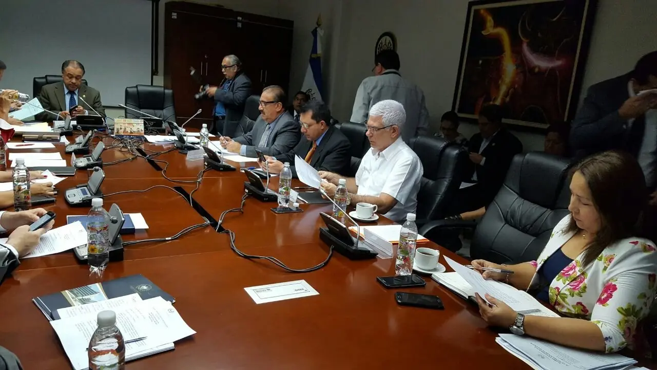 Comisi&oacute;n Hacienda