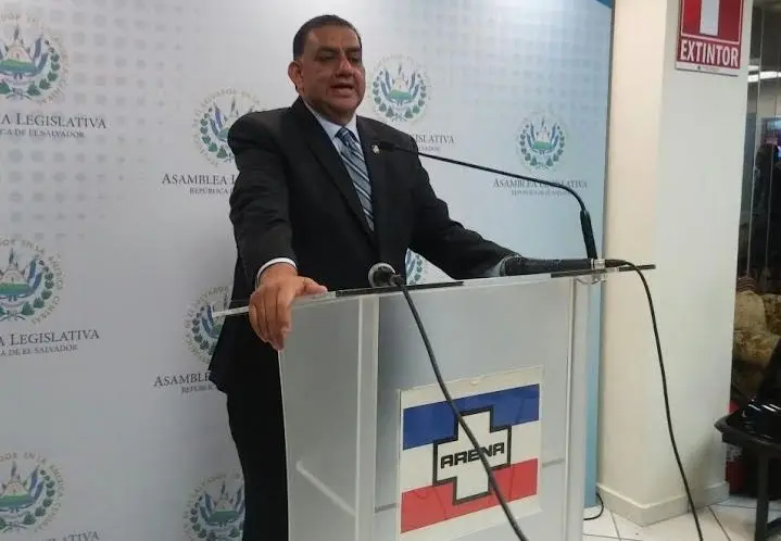 Alberto Romero, jefe de fracci&oacute;n de ARENA