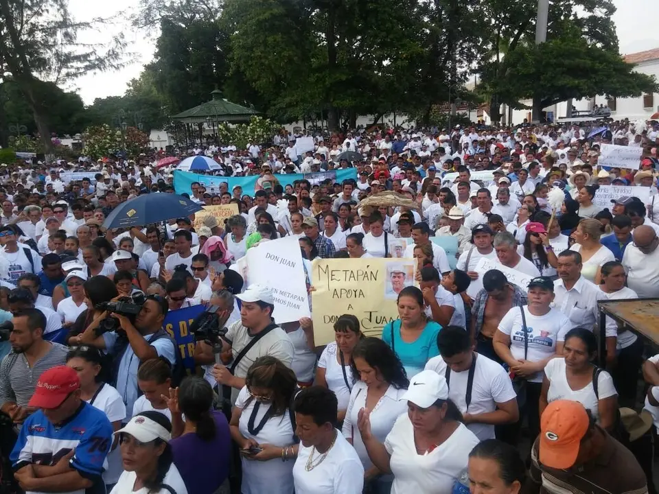 Concentraci&oacute;n en apoyo a Juan Samayoa en Metap&aacute;n