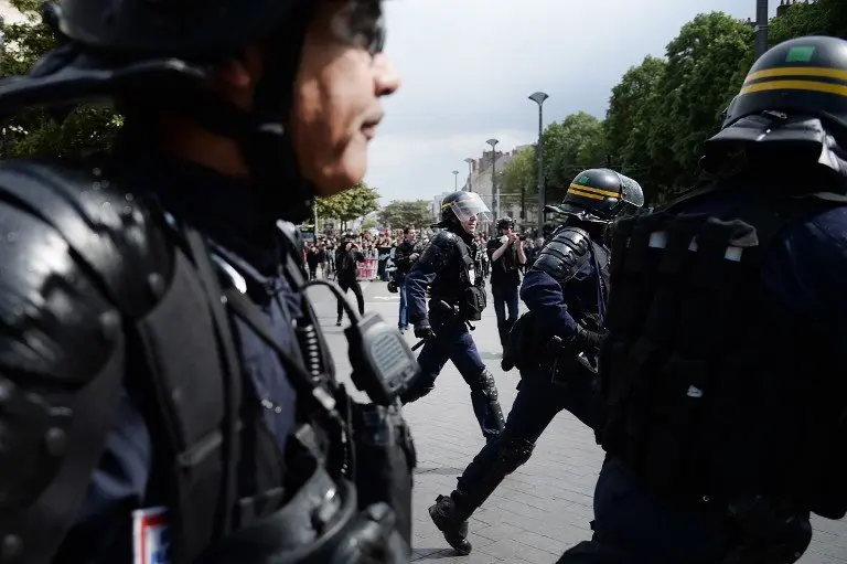 Polic&iacute;as de Francia durante una manifestaci&oacute;n