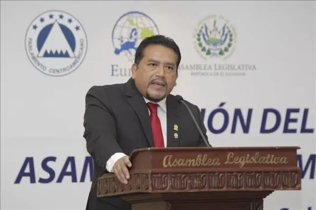 Leonel B&uacute;caro