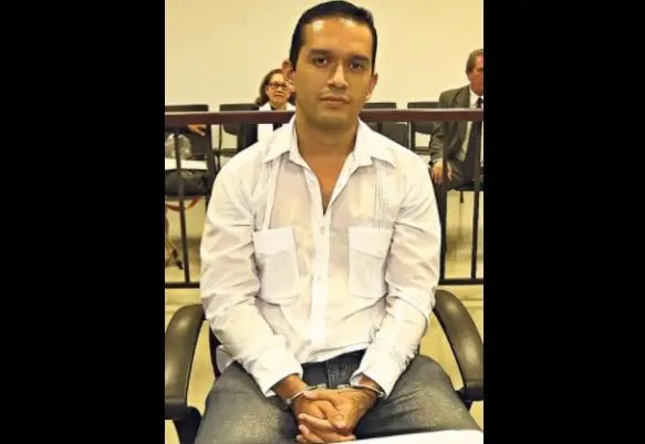 &Aacute;ngel Javier Lara Quiroa