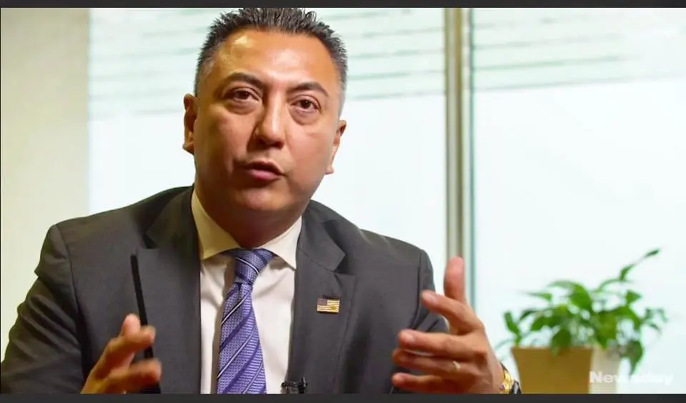 Rafael Flores, detenido por extorsi&oacute;n