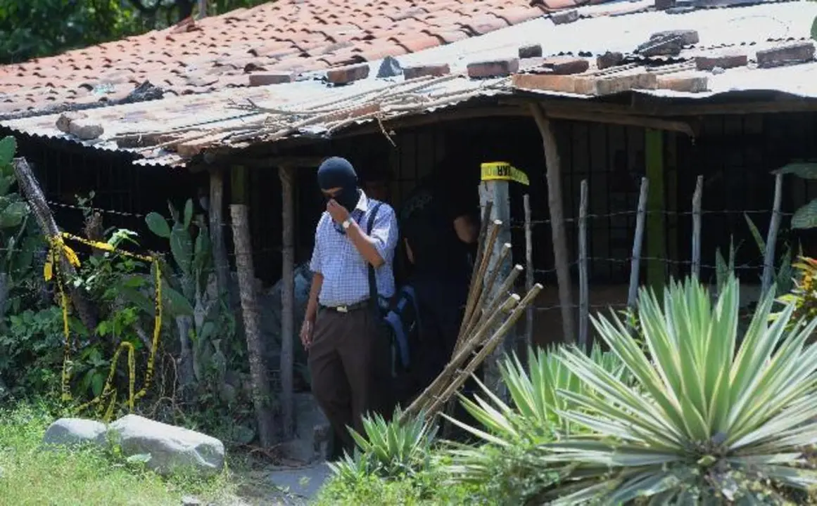 Ni&ntilde;a ahorcada