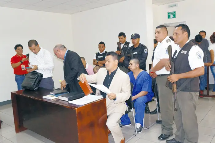 El salvadore&Ograve;o Sergio Antonio Uma&Ograve;a Salamanca, alias &igrave;Pitbull&icirc;, miembro de la Mara Salvatrucha de El Salvador, y l&Igrave;der de una banda narco que operaba en Nicaragua, Ayer se celebr&Ucirc; audiencia inicial. HOY/Juan Tijerino