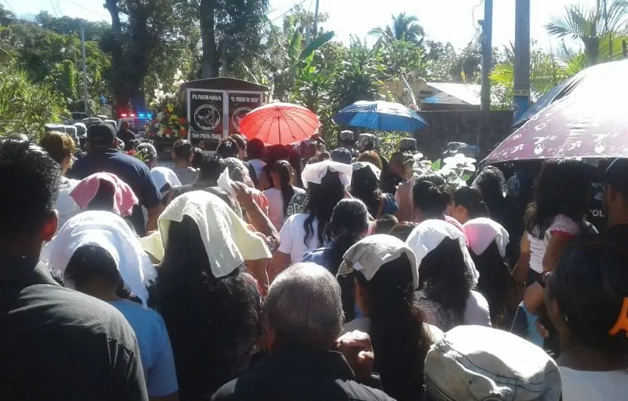 Entierro de Agente STO