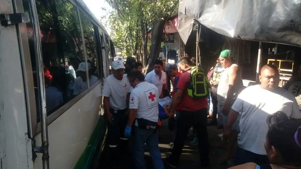 Accidente en desv&iacute;o San Juan Opico