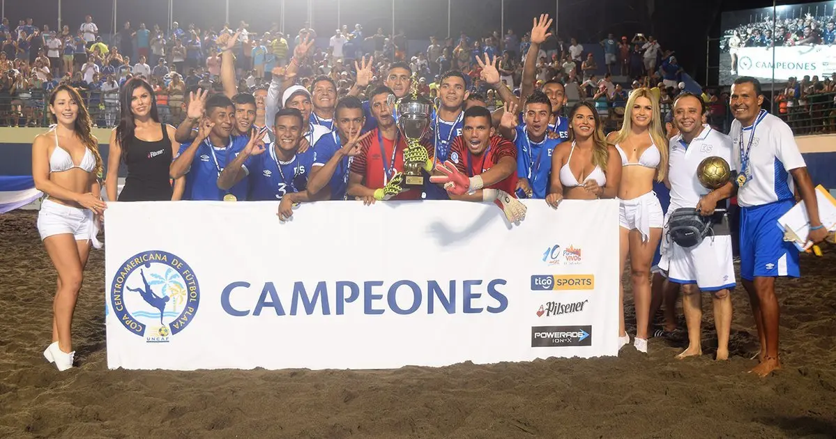 Selecta f&uacute;tbol playa campeona