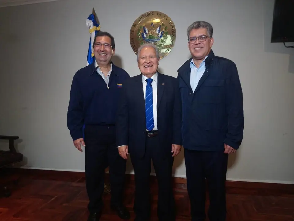 S&aacute;nchez Cer&eacute;n recibe a Ad&aacute;n Ch&aacute;vez, hermano de Hugo Ch&aacute;vez