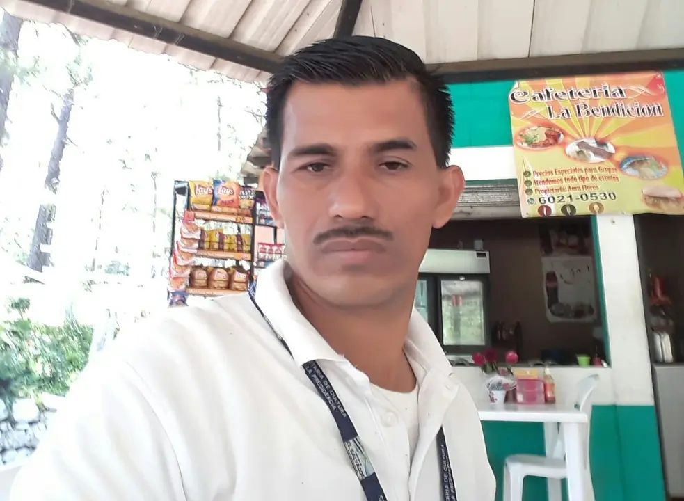 Arturo l&oacute;pez empleado de SEC CULTURA