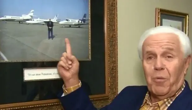 pastor evang&eacute;lico