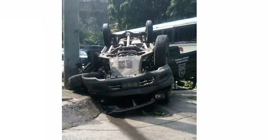 accidente carro de UES