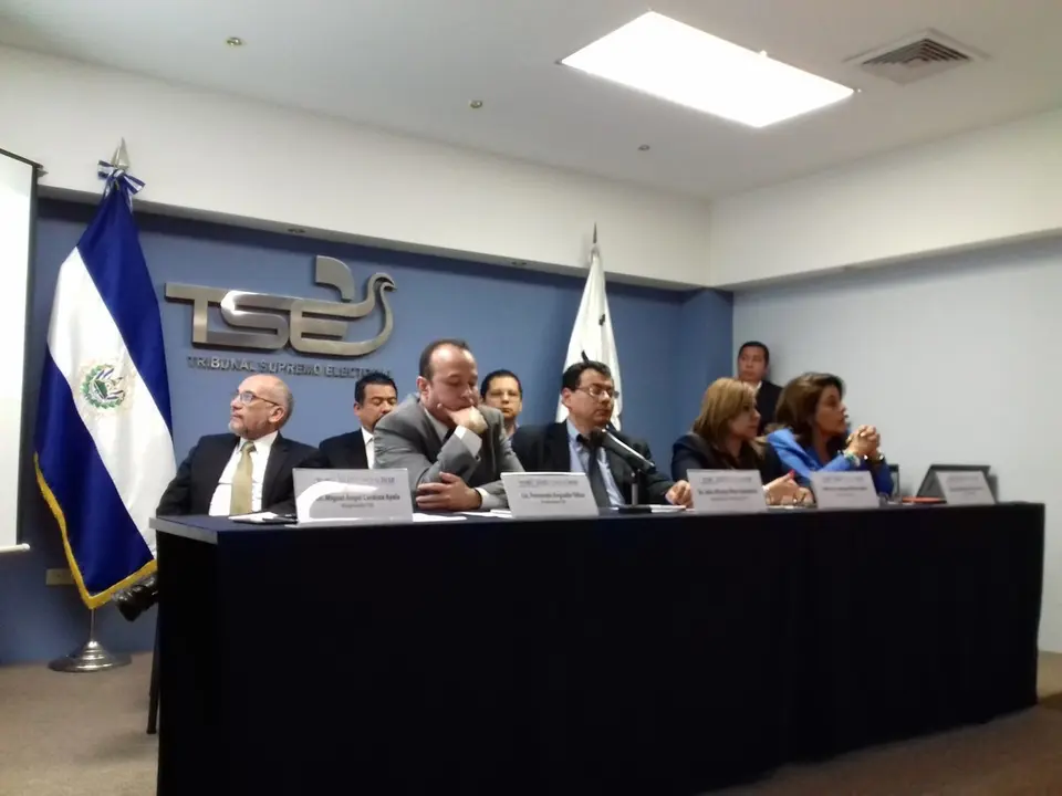 Foto tomada del Twitter del TSE