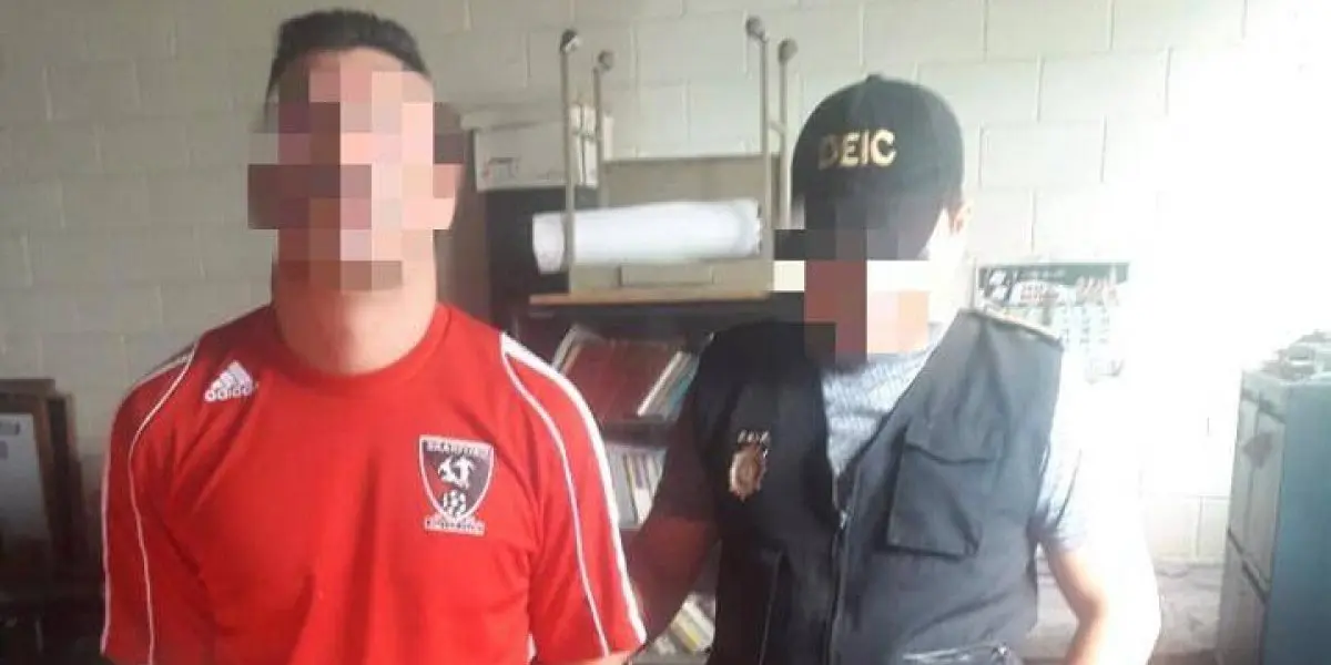 Edner Cortez, de 30 a&ntilde;os, polic&iacute;a guatemalteco. Foto: Publinews.com