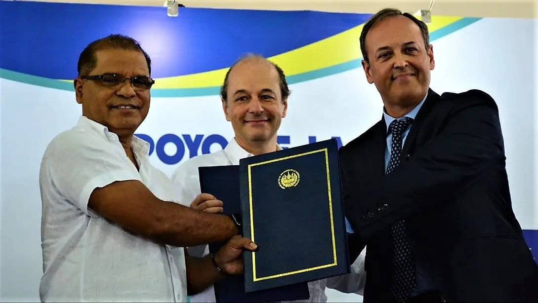 Foto tomada del Twuitter del emabajador  Andreu Bassols