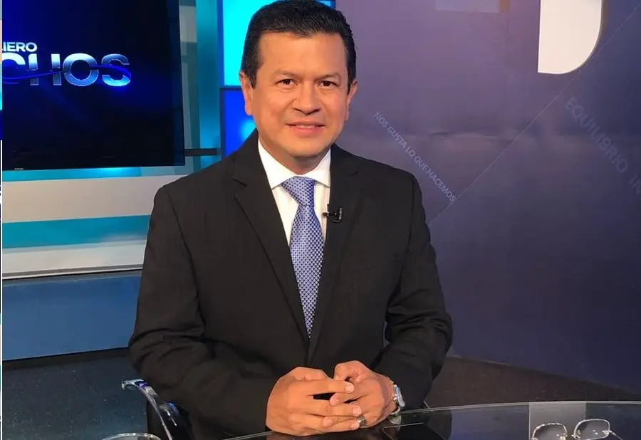 Hugo Mart&iacute;nez 12