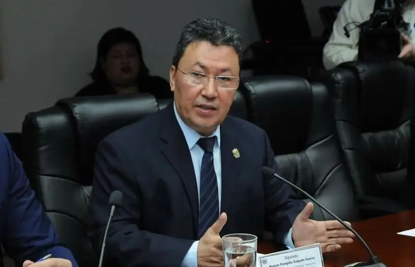 Numan Salgado en reuni&oacute;n de comisi&oacute;n