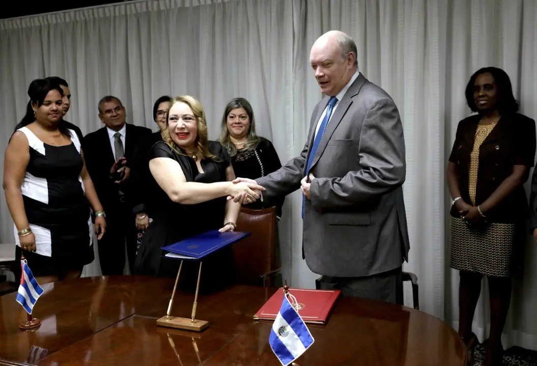 Luz Estrella en Cuba